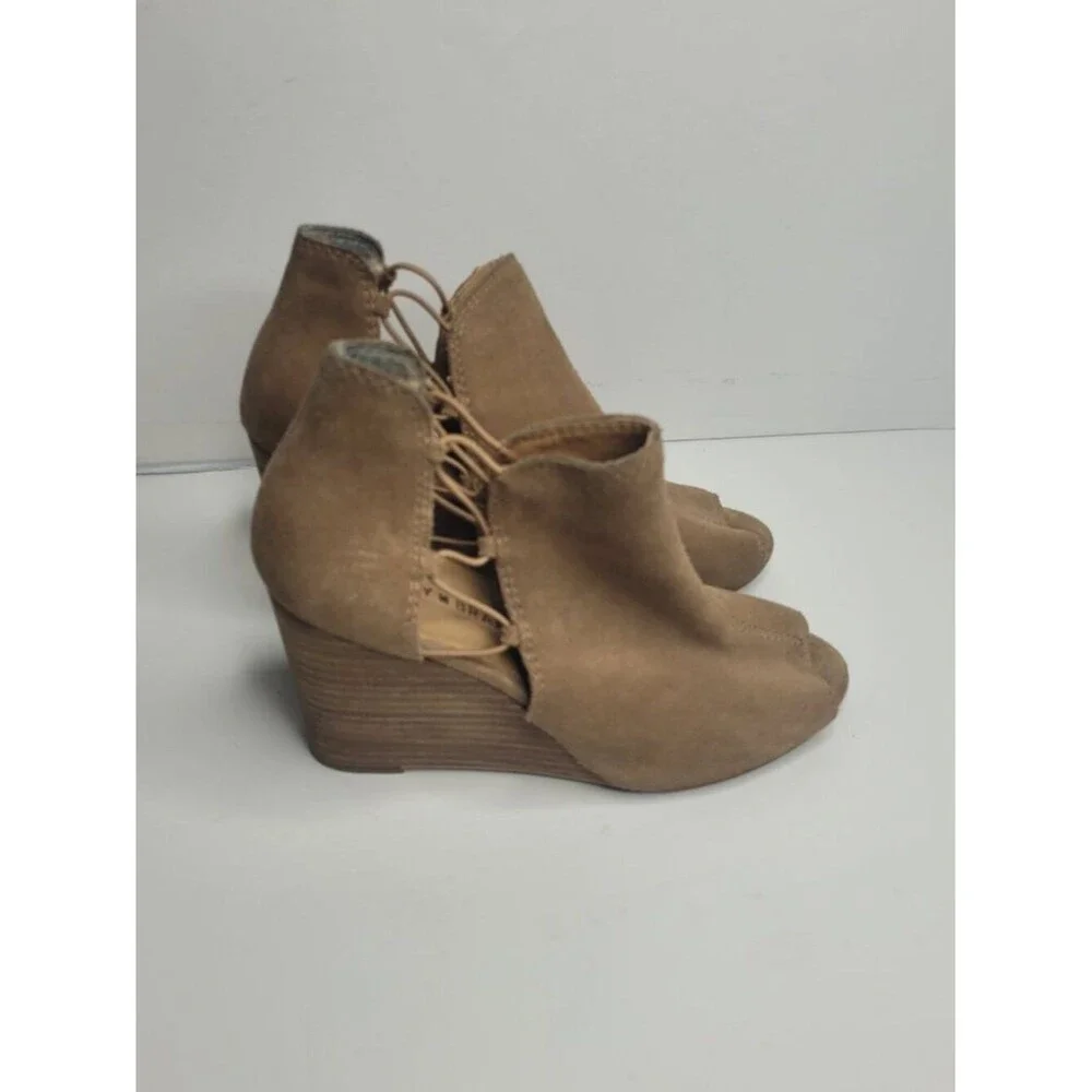 Lucky Brand Reevas Leather Peep Toe Wedge Booties Pull On Open Cut Outs size 9